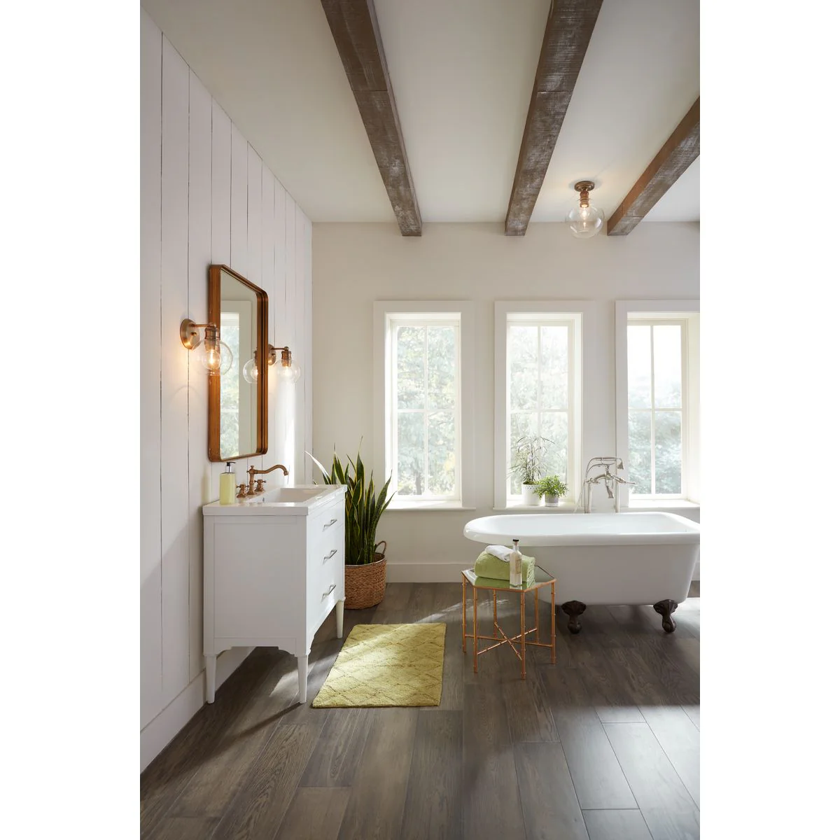 Hansford Collection One-Light Clear Glass Bath Vanity Light - Image 4