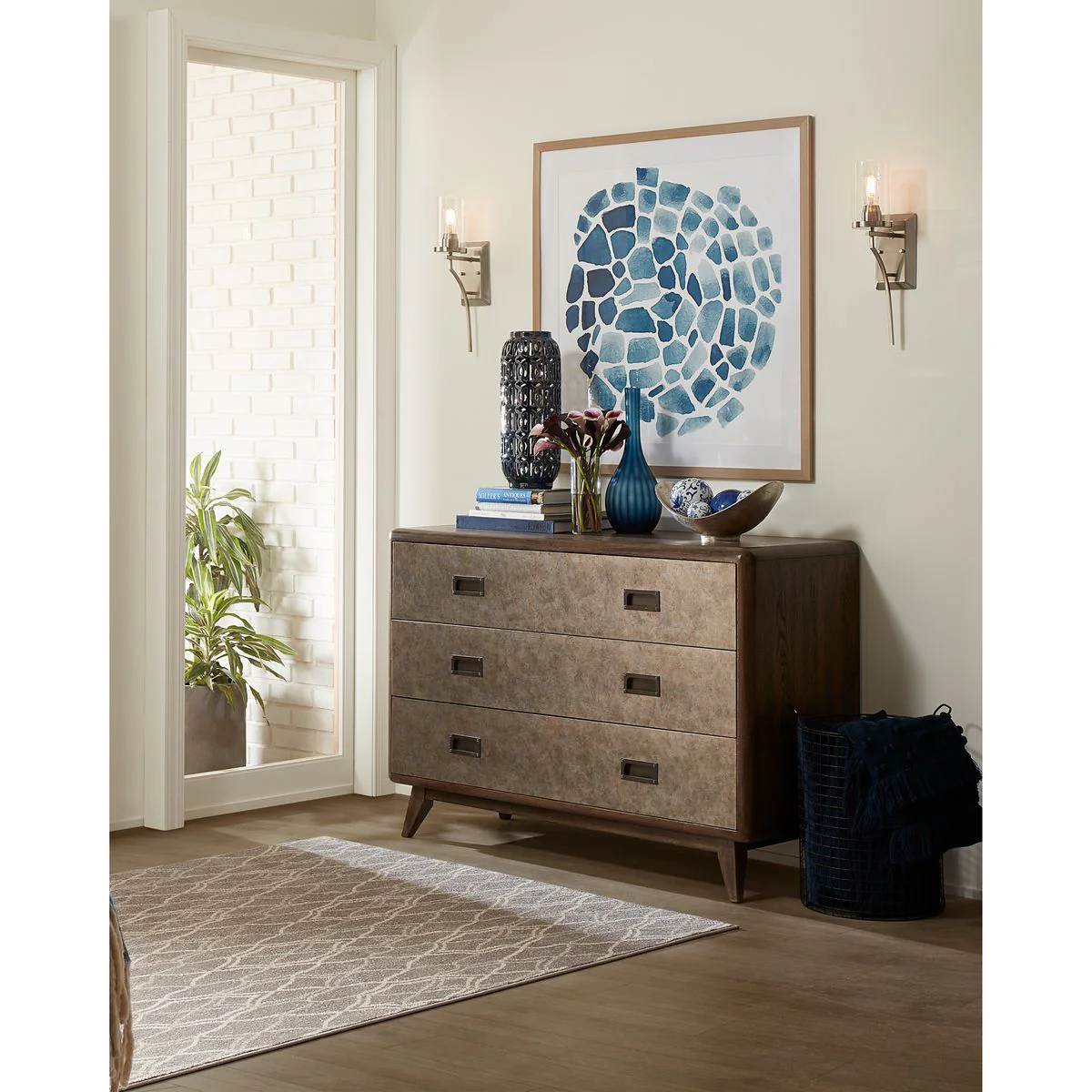 Lassiter Collection One-Light Wall Bracket - Image 3